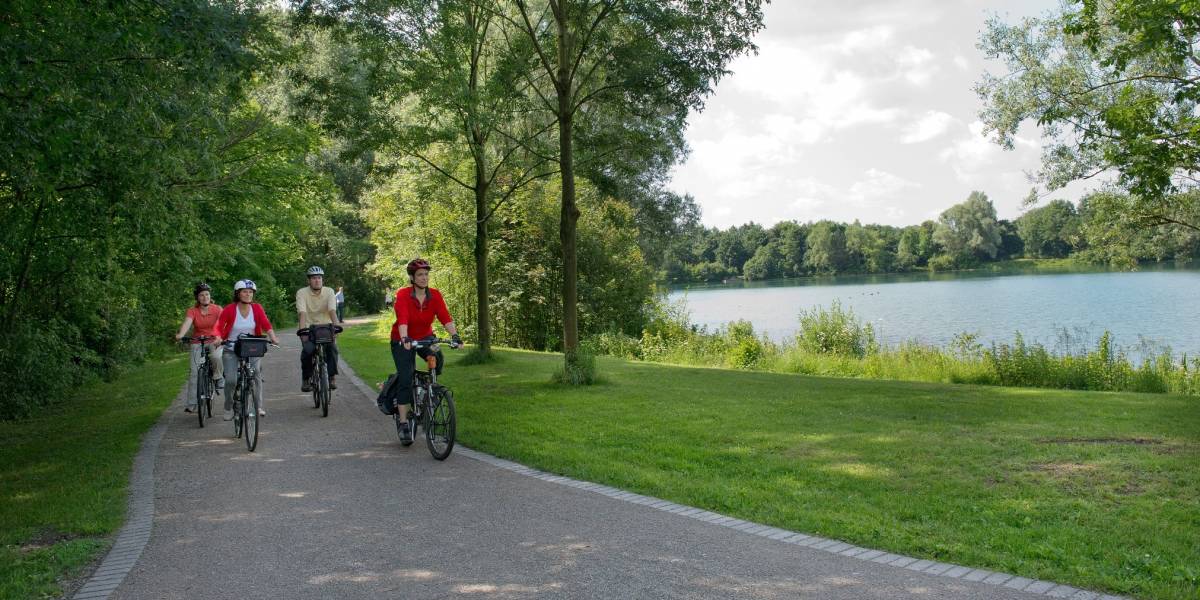 Radfahrer am Padersee © Touristikzentrale Paderborner Land / Reinhard Rohlf